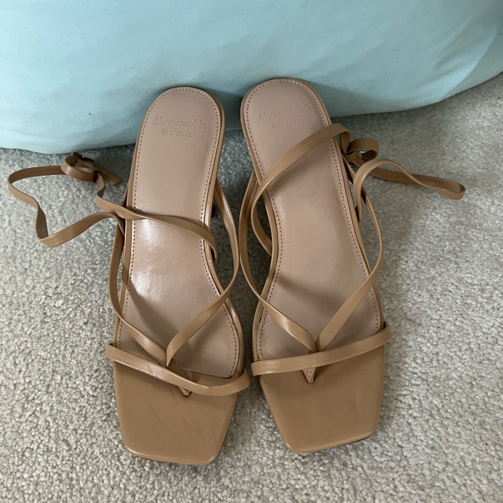 Abercrombie & Fitch Women's Tan Strappy Heels- size 7